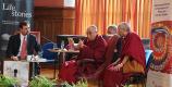 Далай-лама в университете Мэджи, фотография Джереми Рассела dalailama.ru